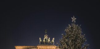 Künstlicher Weihnachtsbaum Wie Echt: Der Perfekte Festtagszauber