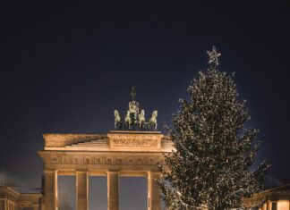 Künstlicher Weihnachtsbaum Wie Echt: Der Perfekte Festtagszauber
