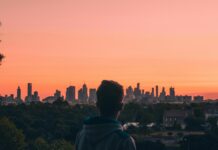 Wie Viel Uhr Ist Es In New York? Entdecke Die Zeitdifferenz